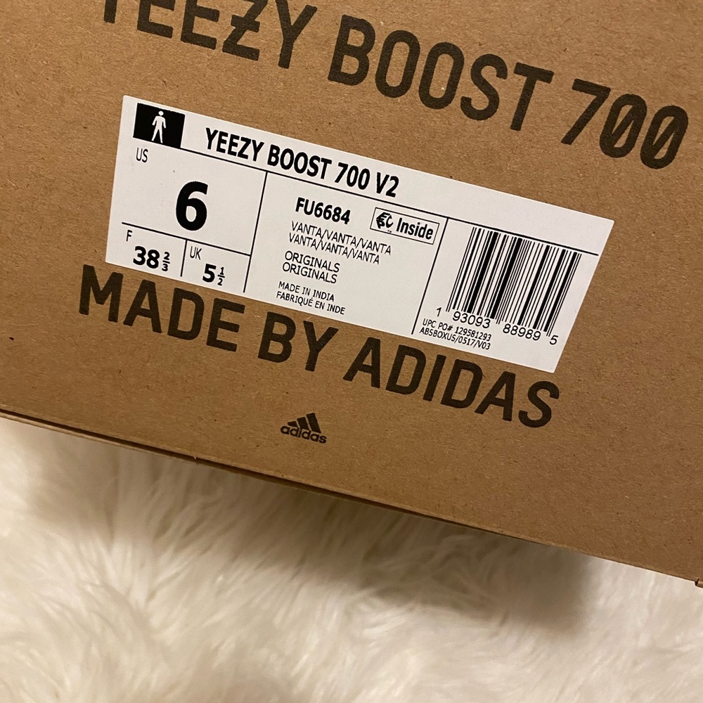 yeezy vanta size men 6